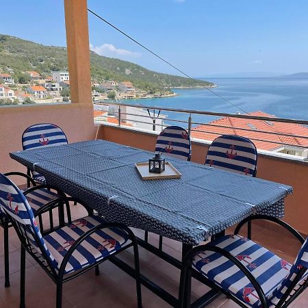 Apartman Emilija Vinišće Екстериор снимка