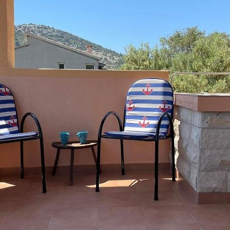 Apartman Emilija Vinišće Екстериор снимка