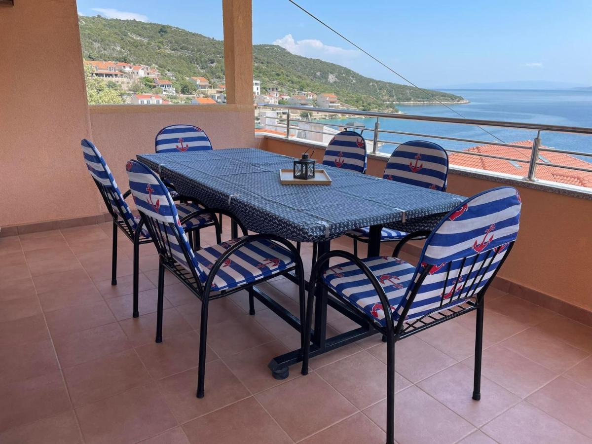 Apartman Emilija Vinišće Екстериор снимка