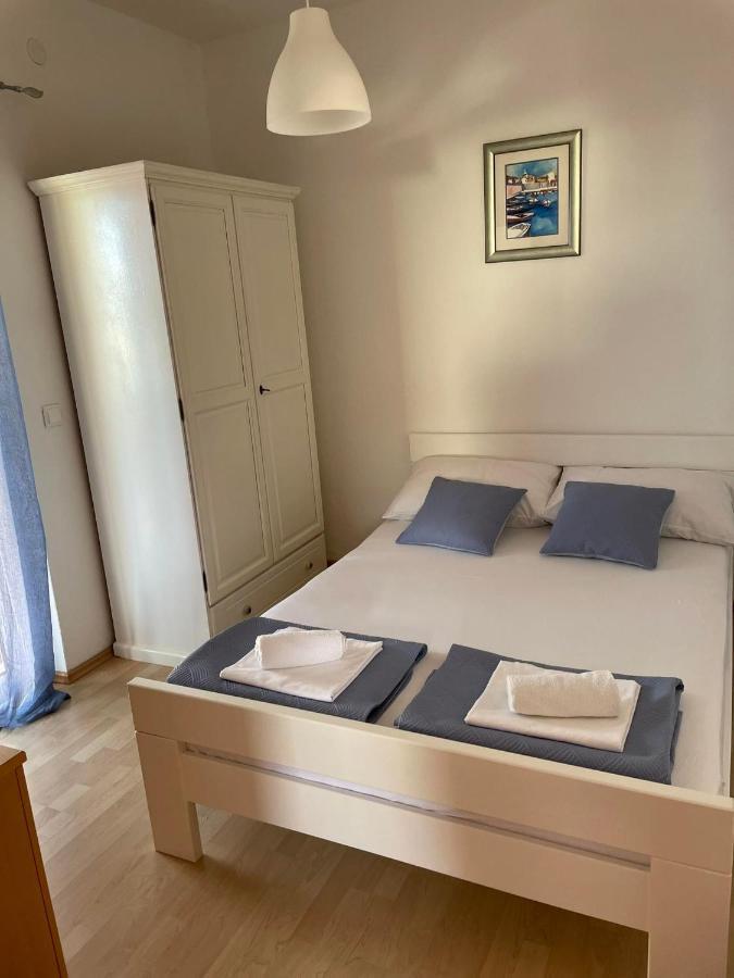 Apartman Emilija Vinišće Екстериор снимка