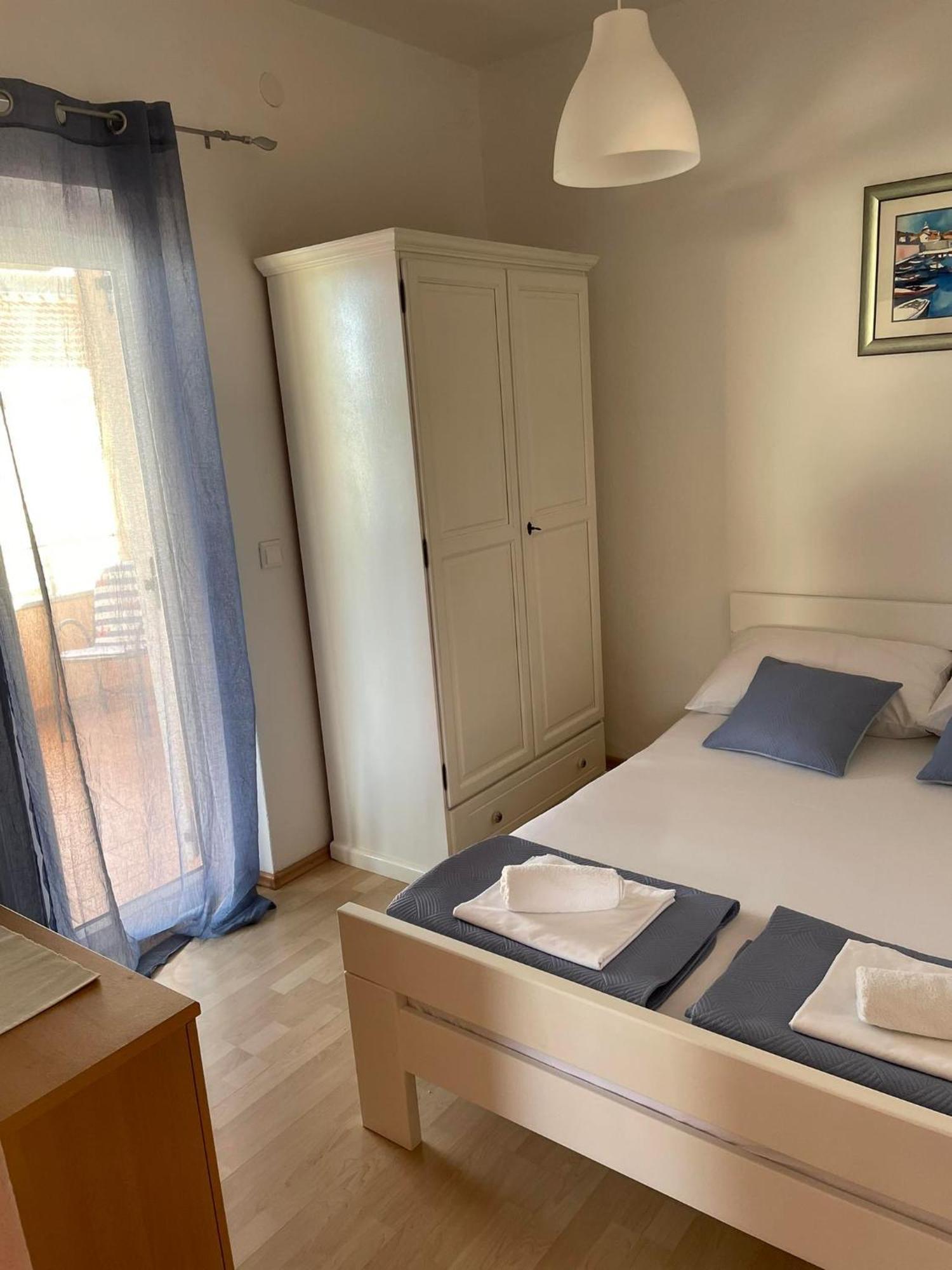 Apartman Emilija Vinišće Екстериор снимка