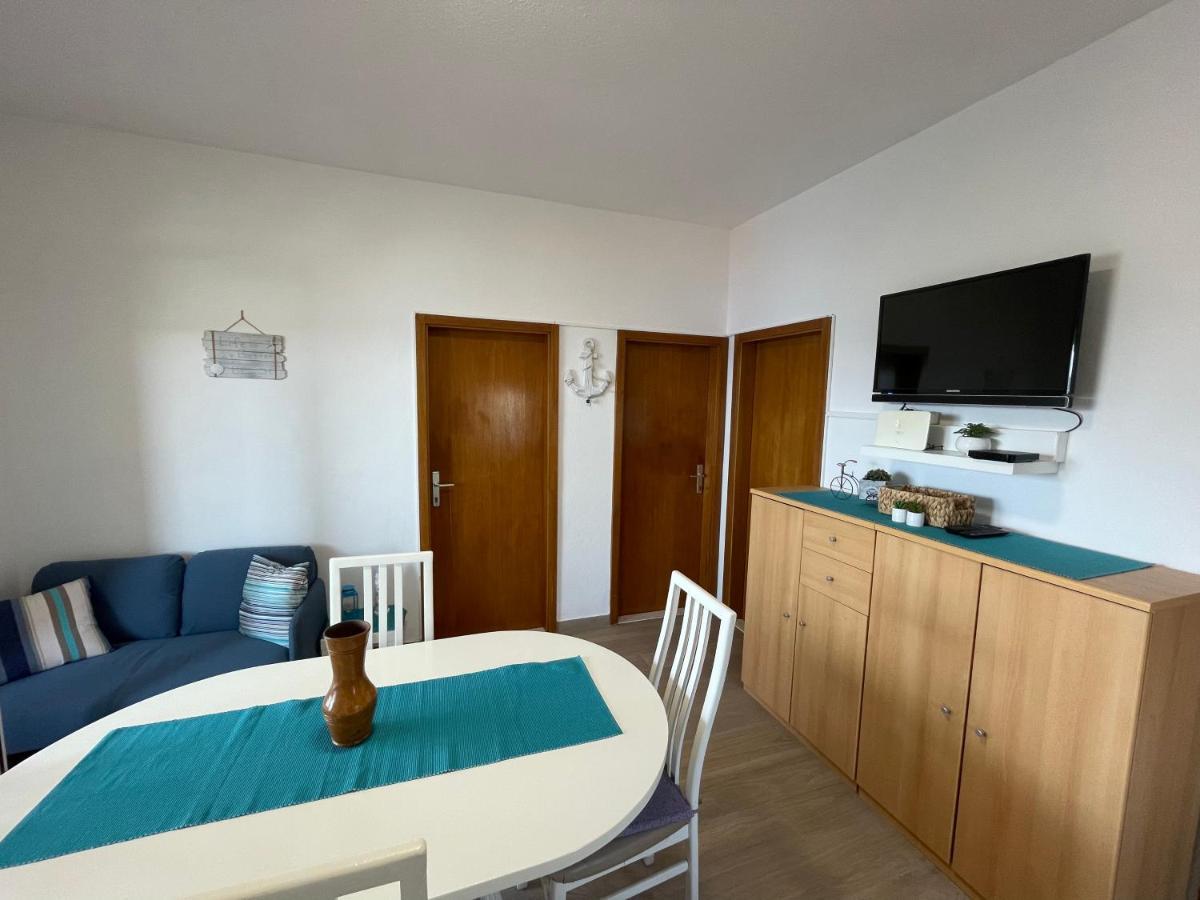 Apartman Emilija Vinišće Екстериор снимка
